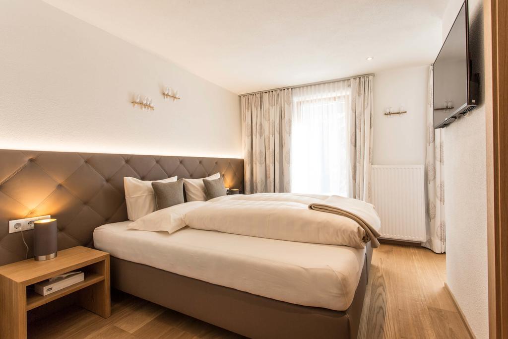 Slow Living Suite - Ferienwohnung Mit Privater Sauna & Garten ฟิสส์ ภายนอก รูปภาพ